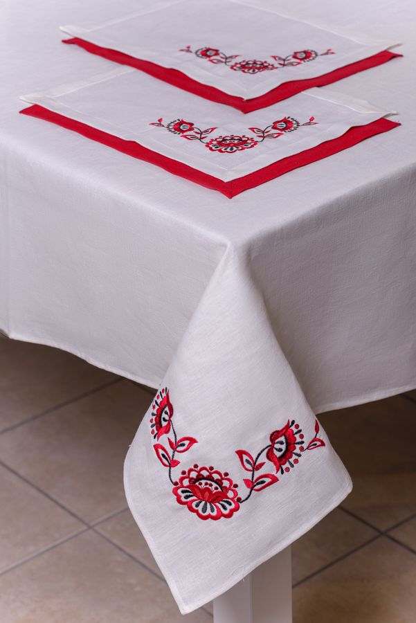 Комплект столовий Червоні квіти: скатертина 140смx140см та 4 серветки