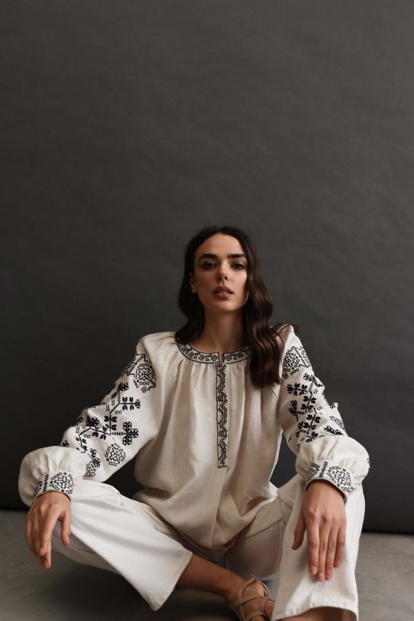 Women's embroidery in ivory color, 34