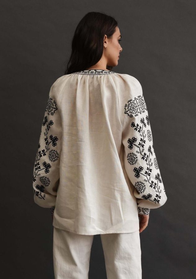 Women's embroidery in ivory color, 34
