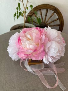 Wreath in pink and white with peonies