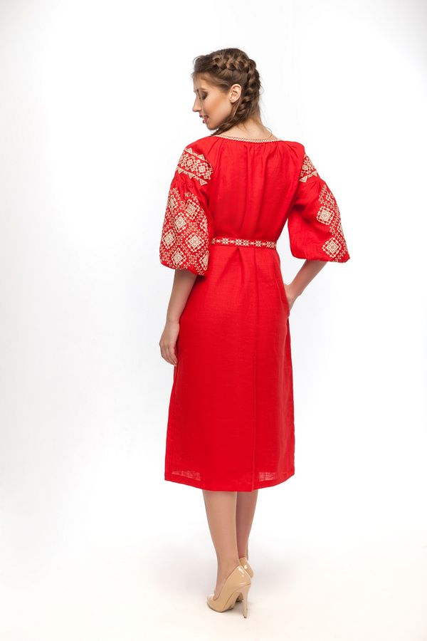 Жіноча сукня червоного кольору з бежевою вишивкою, XS