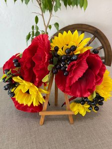 Hoop with poppies, sunflowers and black berries