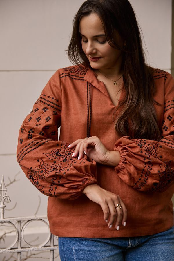 Embroidered women's blouse Mira, M