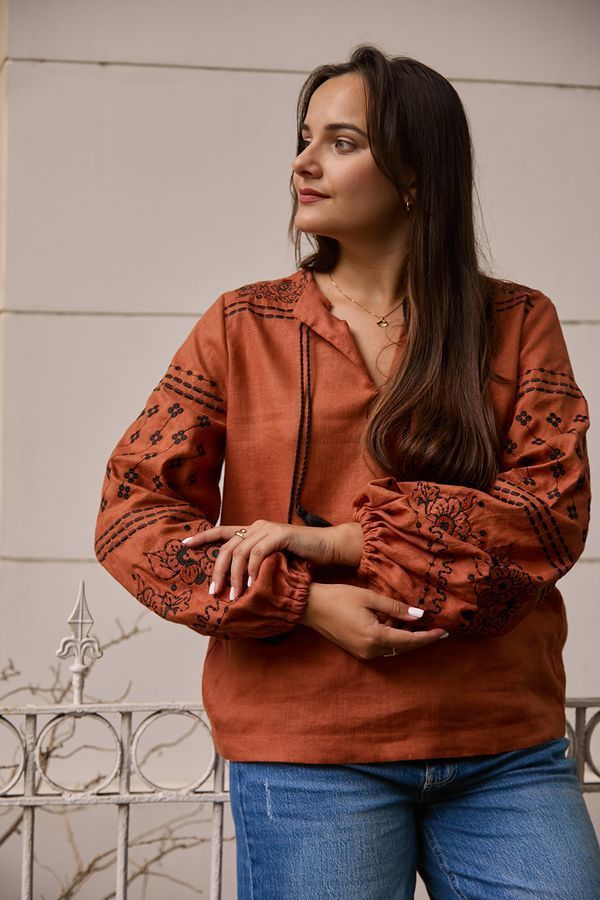 Embroidered women's blouse Mira, M