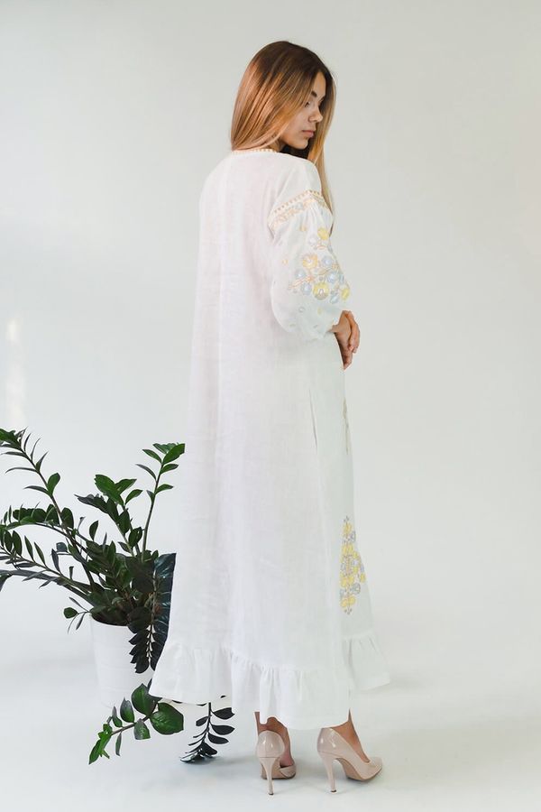 Жіноча вишита сукня, білий льон з рослинною вишивкою, XL