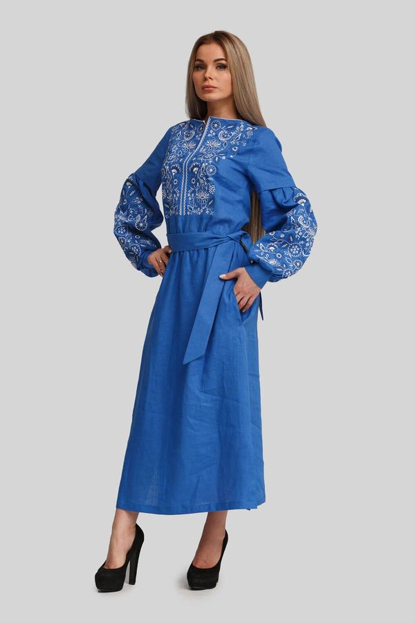 Жіноча сукня синього кольору з білою вишивкою, 50