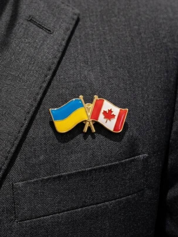 "Ukraine-Canada" pin