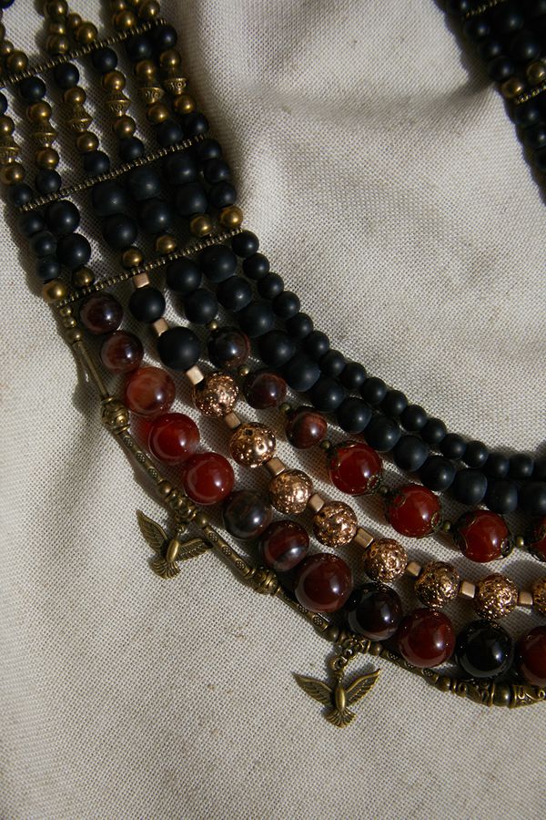 Multi-row necklace with a combination of stones