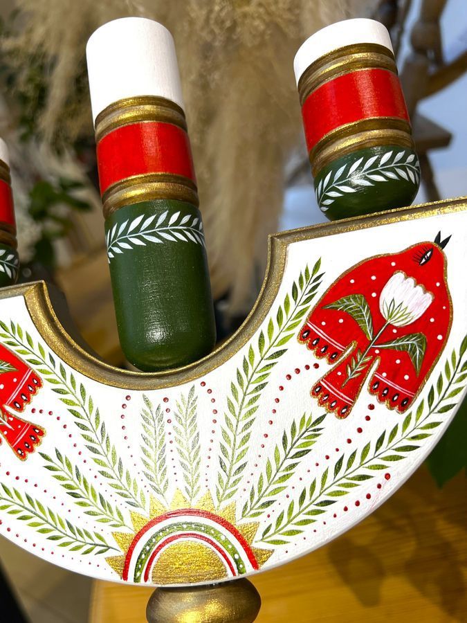 Дерев'яний підсвічник "Червоні Птахи"