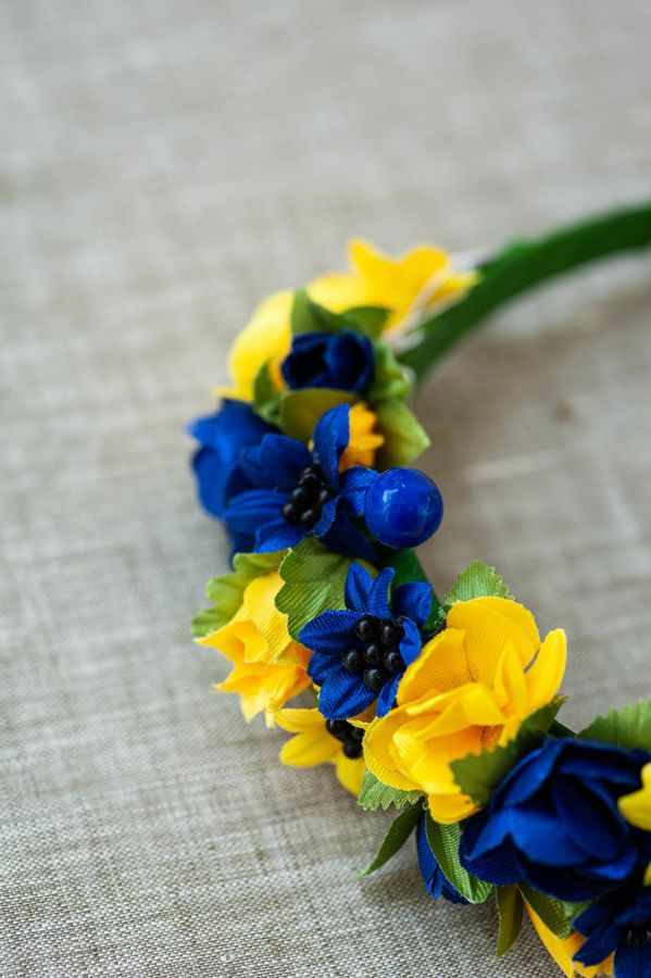 Colored in Yellow Blue Flowes Wreath