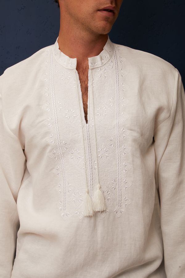 Чоловіча вишиванка білого кольору з білою вишивкою, 44
