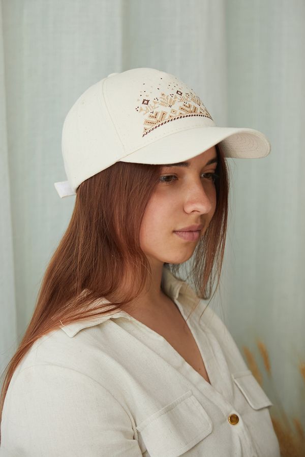 Beige Ethno cap with embroidery "Carpathians"