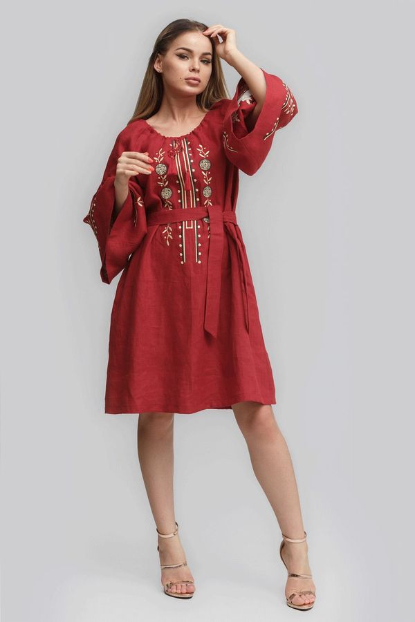 Жіноча сукня бордового кольору з молочною вишивкою, S