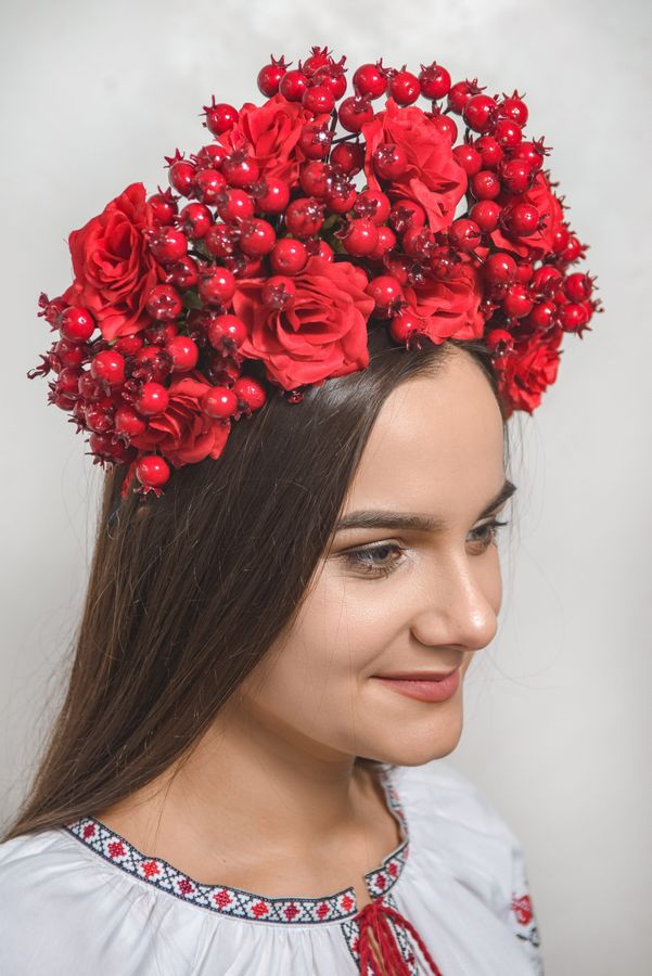Luxuriant Red Wreath