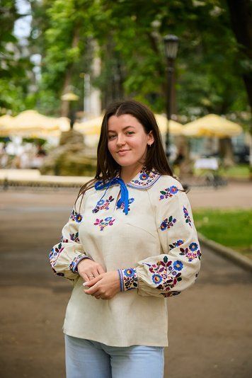 Women&rsquo;s cream-coloured linen vyshyvanka with blue flowers, &lsquo;Yavorivska&rsquo;, XS