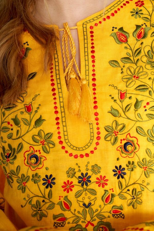 Жіноча вишиванка жовтого кольору з зеленою вишивкою, XS