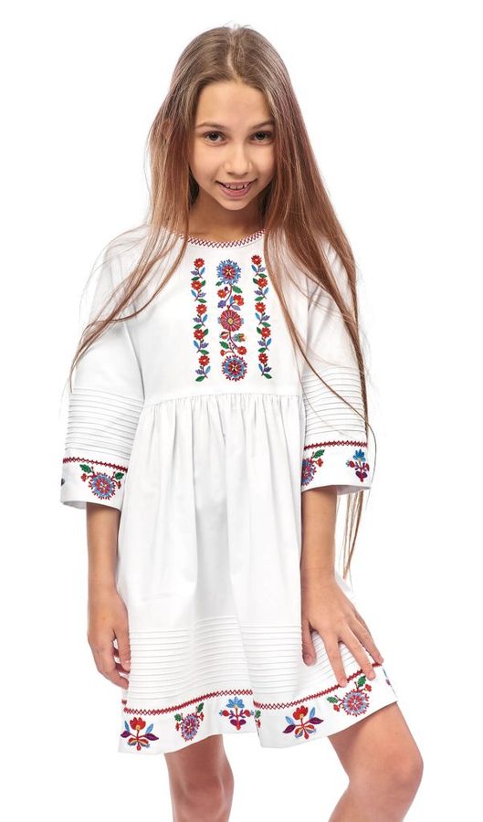 Сукня для дівчинки білого кольору з кольоровою вишивкою, 128