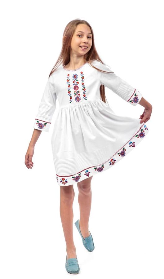 Сукня для дівчинки білого кольору з кольоровою вишивкою, 128